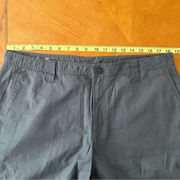 COLUMBIA Dark Gray Shorts Mens Size 38x10 100% cotton regular fit 10” length - Picture 4 of 6